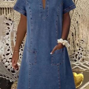 Zomerse spijkerjurk met V-hals